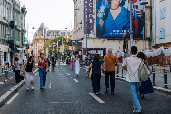 Programul „Străzi Deschise – București”: campanie de informare pentru sănătate și un moment coregrafic în Piața Revoluției