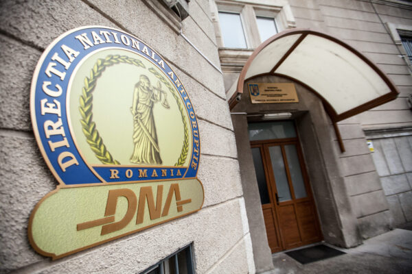 Percheziții în București DNA