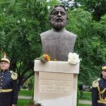 Monumentul lui Adrian Păunescu IICCMER