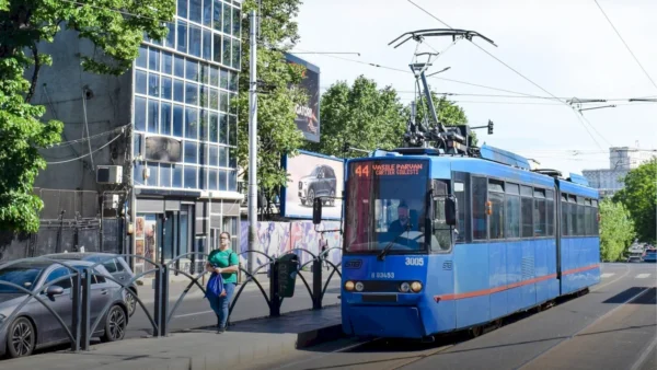 Încep lucrările de reabilitare a căii de rulare a tramvaielor de pe Bd. Dinicu Golescu. Programul de transport se schimbă. FOTO: STB