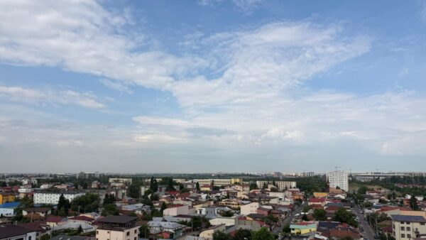 Vreme caldă dar instabilă în București în weekend. ANM a emis prognoza specială