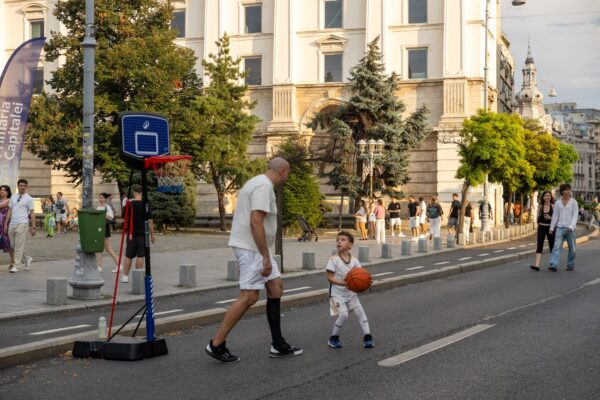 Ateliere pentru cei mici și activități sportive pe Calea Victoriei. Programul „Străzi Deschise” pentru weekendul 15 - 16 august