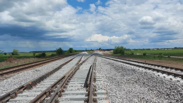 Canicula dă peste cap și circulația feroviară. Ar putea fi impuse restricții de viteză. FOTO: economica.net