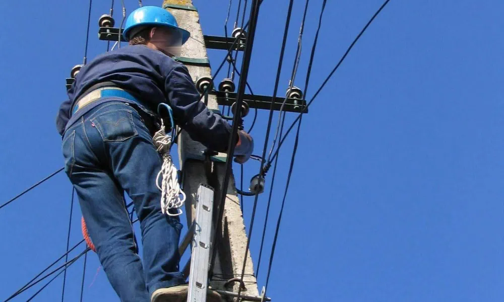 Noi întreruperi de curent în București, Ilfov și Giurgiu. Rețele Electrice Muntenia transmite lista actualizată a străzilor afectate
