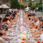 „Masa care unește”, în Piața Constituției, în acest weekend. Un nou record mondial și un Spital de Psihiatrie Pediatrică. FOTO: DGASPC 6