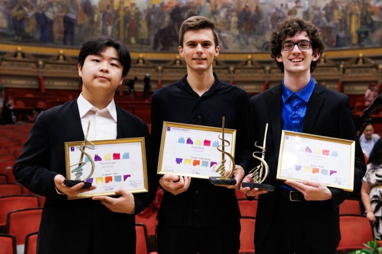 Samuel Niederhauser din Elveția a câștigat Secțiunea Violoncel a Concursului Internațional George Enescu 2026