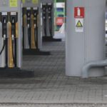 S-a atins un nou maxim la pompele din Capitală: benzina se apropie de 10 lei pe litru. Cel mai mic preț nu coboară sub 9,7 lei | FOTO: Inqaum Photos/Octav Ganea