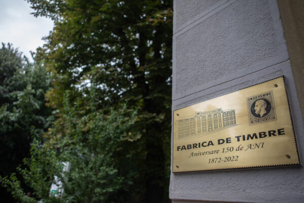 Romfilatelia pune în vânzare o emisiune specială de timbre. Mărcile poștale comemorează primul zbor cu balonul cu aer cald deasupra Capitalei | FOTO: Inquam Photos /Ilona Andrei