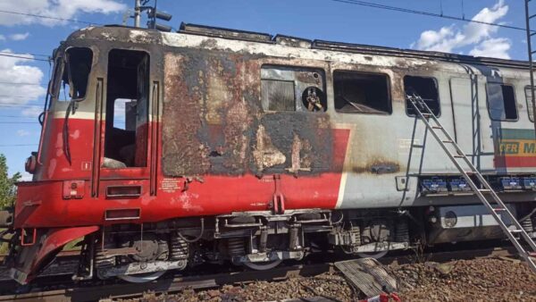 Incendiu în gara Buftea. O locomotivă a unui tren de marfă a fost cuprinsă de flăcări | Club Feroviar