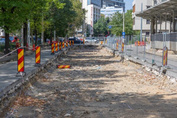 PMB | De ce întârzie șantierele liniilor de tramvai. Ciucu: „Studiile inițiale s-au făcut pe repede înainte, am găsit rețele vechi de 80 de ani”