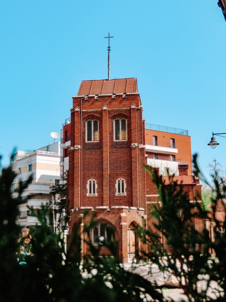 Sandale, șosete și alte decizii curajoase din Obor