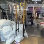 Magazin de pe Calea Victoriei care se pretindea de lux, închis de Poliţie pentru că vindea produse contrafăcute. Foto: Captură video DGPMB
