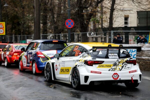 Penultima etapă Super Rally, în centru Bucureștiului. FOTO: Arhiva