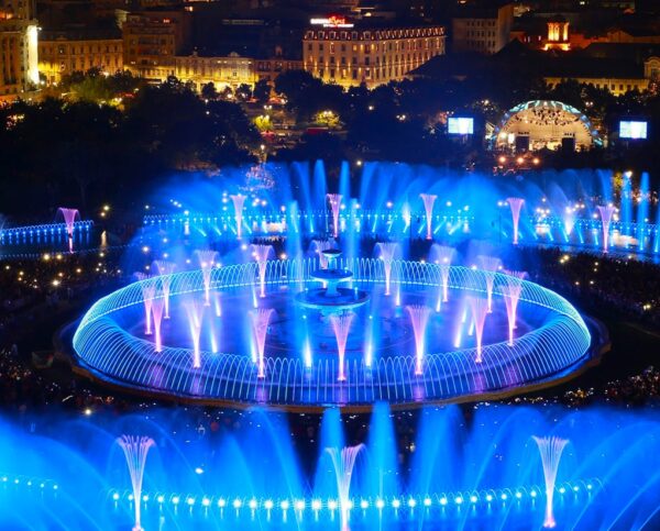 Show cu 150 de drone, la fântânile din Piața Unirii