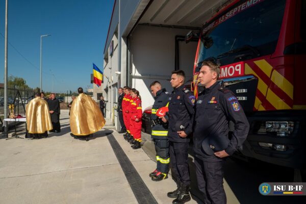 Subunitățile de pompieri din București și Ilfov isi deschid portile de Ziua Internațională a Reducerii Riscurilor de Dezastre. FOTO: ISU B IF