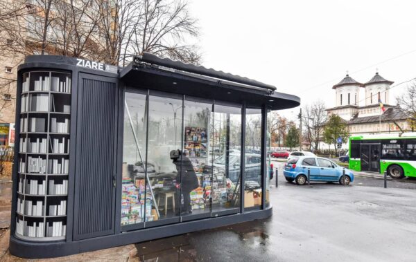 Sector 6 | Au fost montate ultimele șapte chioșcuri de presă. FOTO: PS6