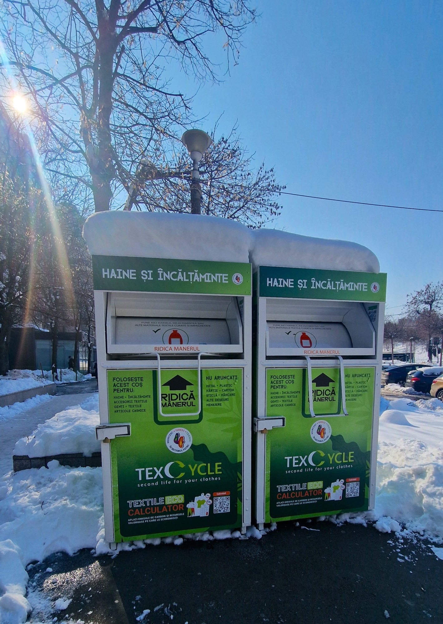 Sector 4 | Hainele vechi și încălțămintea nu se aruncă la gunoi. Primăria a pus containere pentru colectare, în mai multe zone. FOTO: PS4