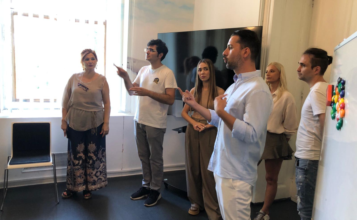 Primul lungmetraj din România pentru persoanele surde se va filma în Capitală. Foto: ANSR