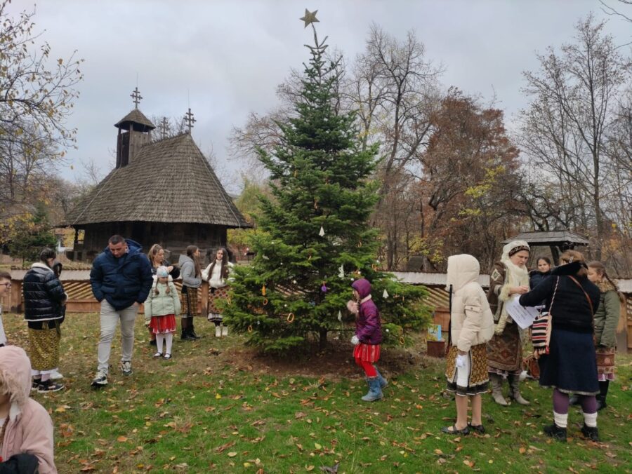 „Călător prin tradiții de iarnă"- ateliere de sărbători, la Muzeul Satului. FOTO Muzeul Satului