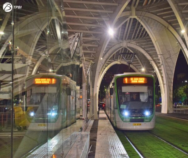 Tramvaiele liniilor 1 si 10 circulă, din nou, între terminalele „Romprim” și „Bd. Banu Manta”. FOTO: STB