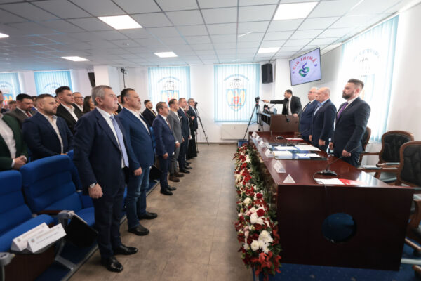 Acuzaţii de fraudă la votul pentru mărirea salariilor din Primăria Sectorului 5. USR: „Vom depune plângere penală”