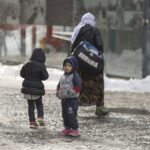 Copiii săraci ar putea fi ajutaţi cu fonduri europene în valoare de 2 milioane de euro