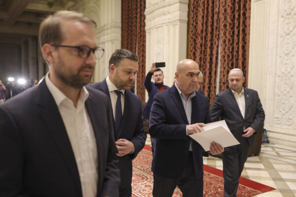 Susținerea candidaturii lui Nicușor Dan, luată în discuție. FOTO: INQUAM / Octav Ganea