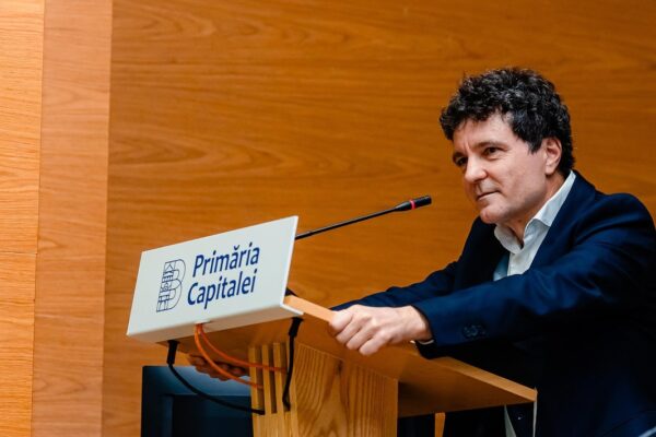 Iohannis a promulgat legea care permite organizarea referendumului în același timp cu alegerile prezidențiale