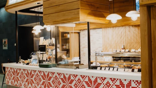Profit.ro | Un nou restaurant deschis la Terminalul Plecări al aeroportului Otopeni. FOTO: economica.net