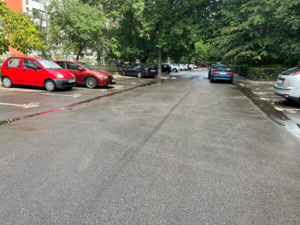 Deținătorii de autorizații de parcare nominale și nenominale pot ocupa locuri pentru perioade mai lungi