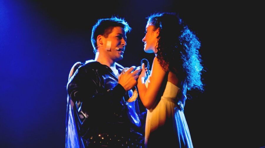 Musicalul „Romeo & Julieta” revine pe scena Teatrul Național de Operetă și Musical „Ion Dacian”, cu încă opt reprezentații. FOTO: opereta.ro
