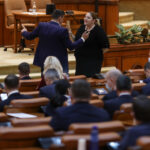 Simion şi Şoşoacă în Camera Deputaţilor. FOTO din 2022, INQUAM / Octav Ganea