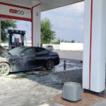 Un autoturism a luat foc