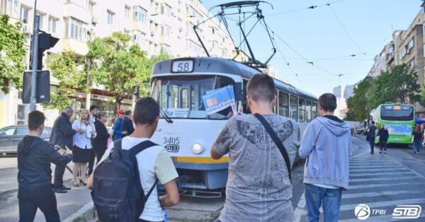 Bucureștiul a intrat în cursa pentru Premiile Săptămânii Europene a Mobilității 2024. Bulevardul Gheorghe Duca s-a transformat într-o expoziție temporară interactivă. FOTO: TPBI