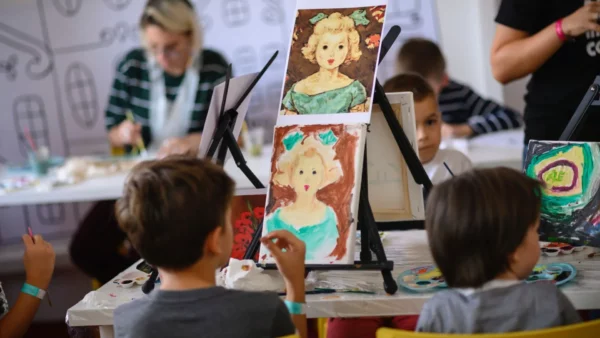 Ateliere de artă și tururi ghidate, la Art Safari Kinder. FOTO: Arhiva