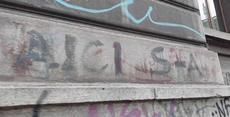 Inscripţiile de pe Palatul Universităţii, în pericol să dispară. Semnalul de alarmă tras de societatea civilă