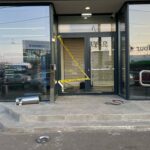 Sucursală bancară vandalizată. FOTO: Ana Anghel-Dimache