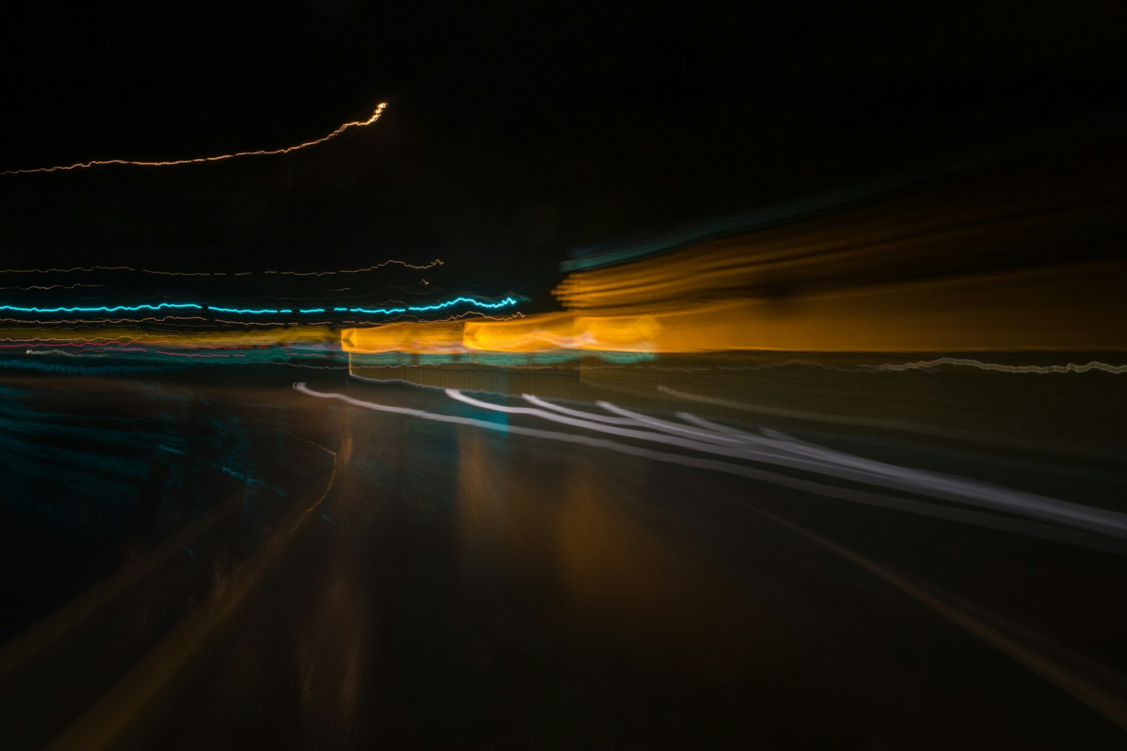 Reţinut pentru că a condus beat, drogat şi cu permisul suspendat FOTO: unsplash.com