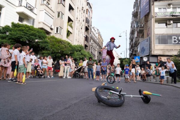 Poți trăi cu 1.000 de euro în București. Foto: Inquam Photos/Saul Pop