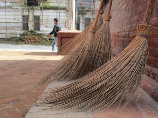 Se caută măturători la Sectorul 6. Foto Pixabay