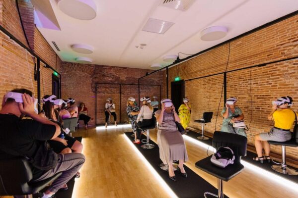 100.000 de vizitatori la expoziția „Universul lui Salvador Dali” din București. Foto Primăria București