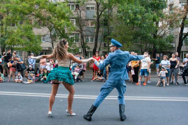 Spectacole pe Calea Victoriei