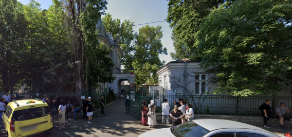 Elevii de la Dinu Lipatti, bani pentru chirie