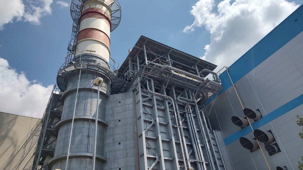 Sistemul centralizat de încălzire din Capitală ar putea fi alimentat în viitor și cu agent termic produs din energie electrică fotovoltaică și eoliană. FOTO: arhivă/ ELCEN