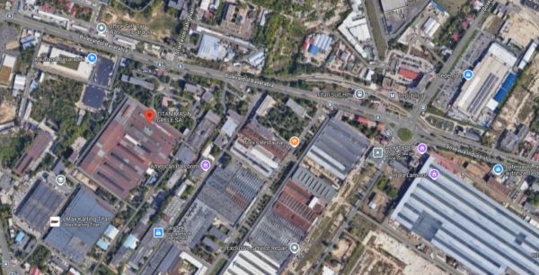 Fabrică scoasă la vânzare. FOTO: Google Satellite View