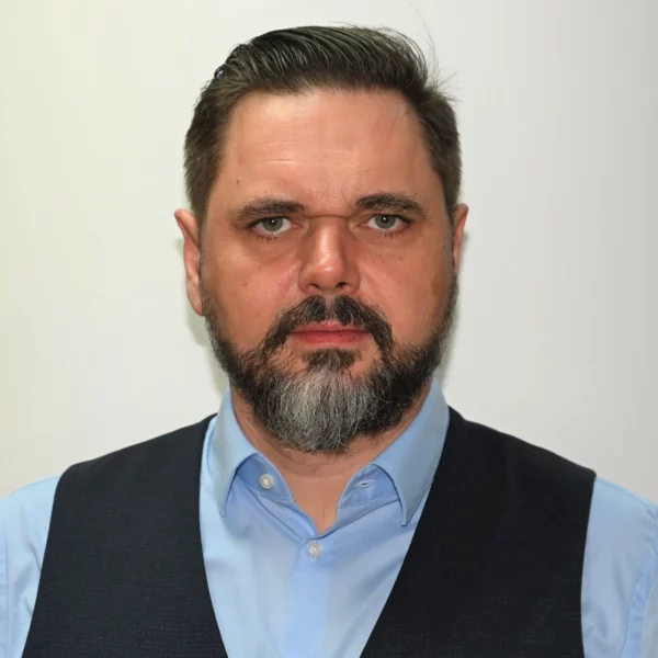 Fostul director al Tarom, protejat de liberali, a intrat în CA al Patinoarului Berceni, pe filieră PSD