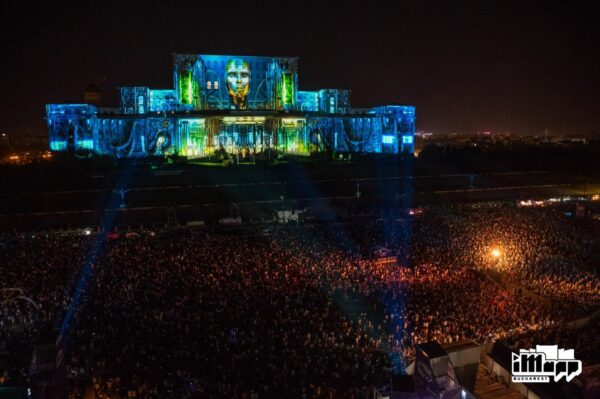 Programul iMapp 2024 cuprinde  concursul internațional de 3D video mapping pe Palatul Parlamentului. Foto PMB