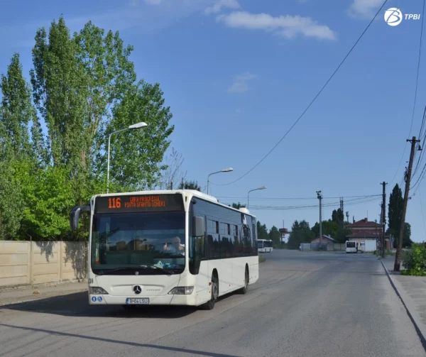 Nouă linii de transport în comun, deviate în weekend.