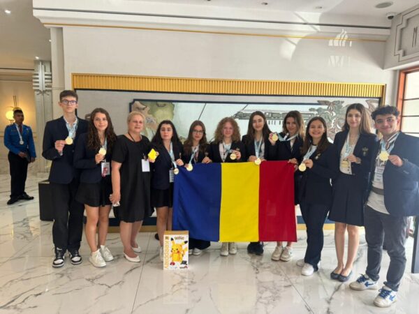 Ligia Deca promite că va acoperi cheltuielile lotului român de olimpici la Chimie aplicată. Foto: Daniela Bogdan