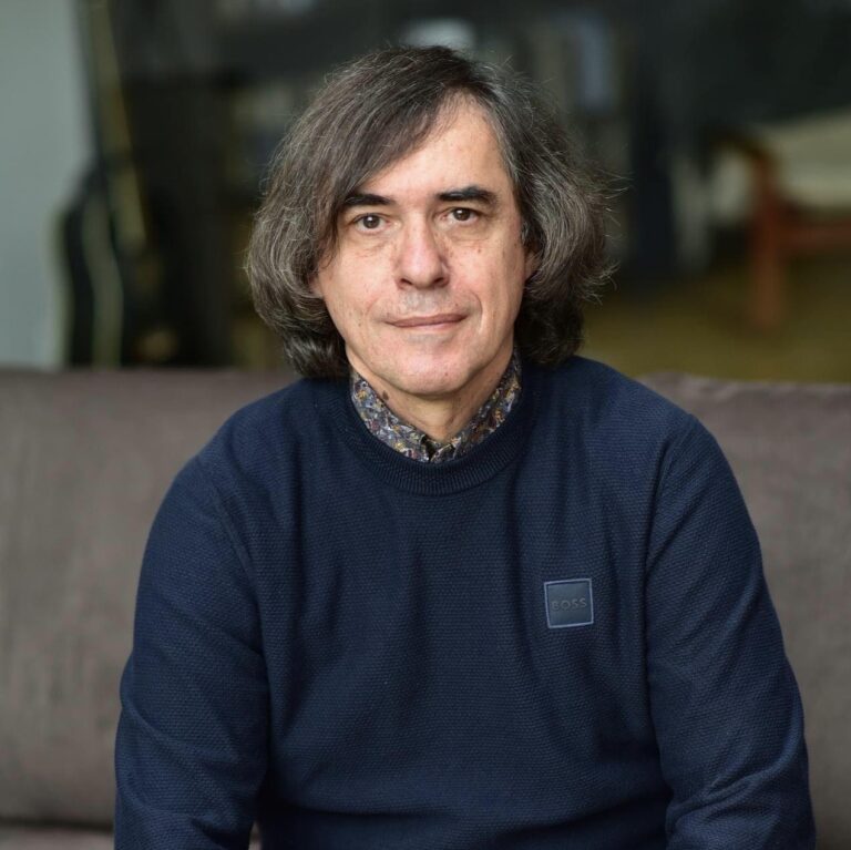 Mesajul Facultăţii de Litere din Bucureşti, după ce Mircea Cărtărescu a fost respins de Academia Română